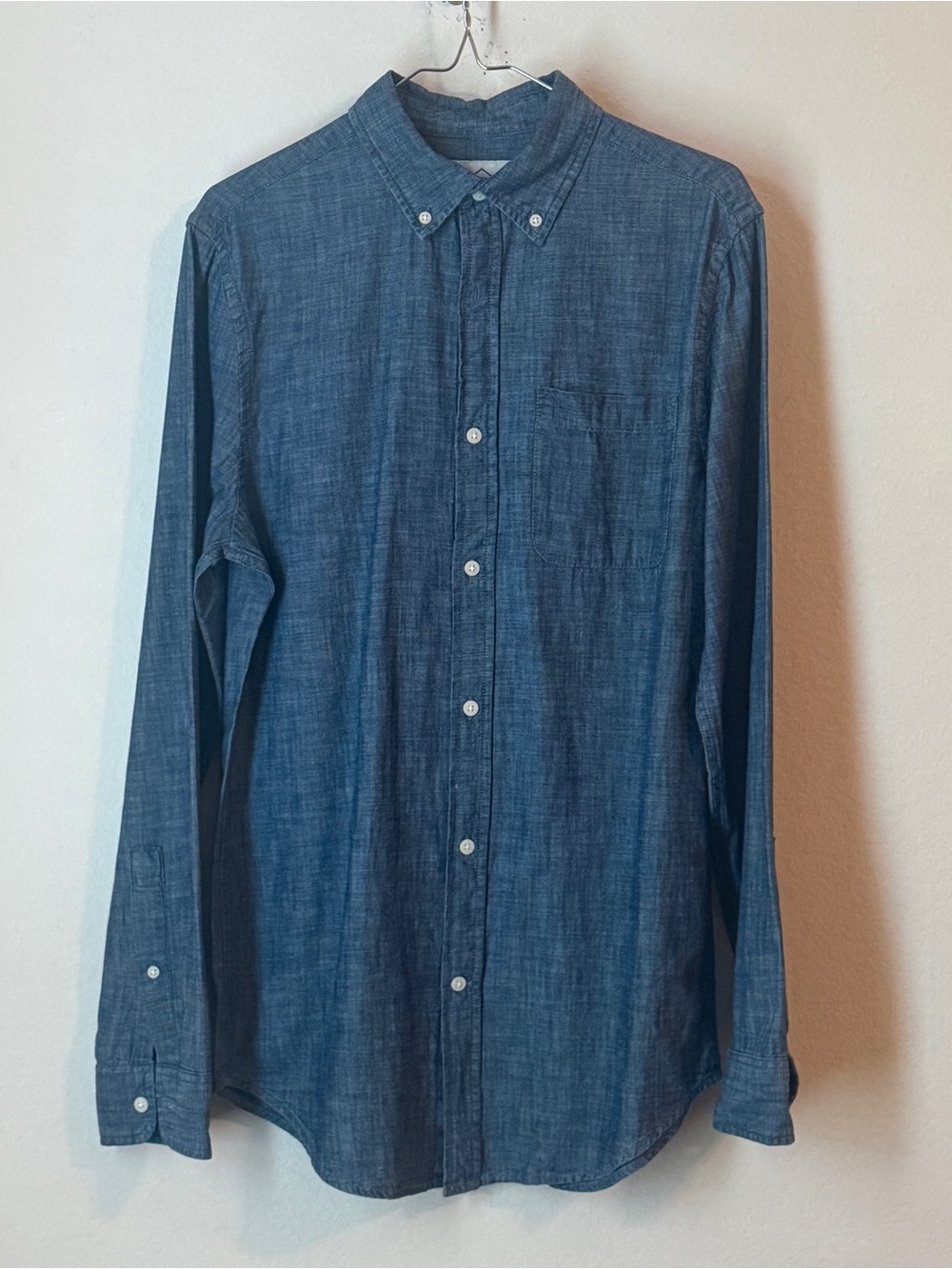 Classic Men's St. John’s Bay Long-Sleeve Button-Down Shirt Blue Chambray